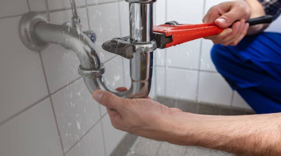 Expert burst pipe repair services in Libertyville, IA